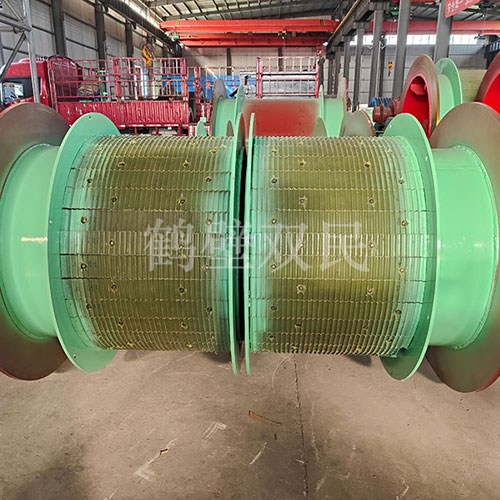 鑿井絞車廠家生產(chǎn)的2JTP-1.2×0.8P礦用提升絞車發(fā)貨！